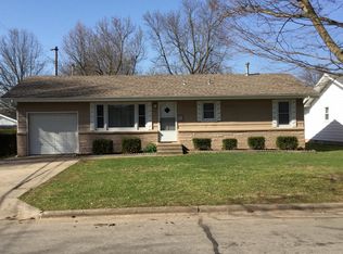 1423 E Crestview St, Springfield, MO 65804