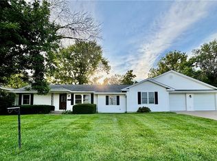 1208N N Dewey St, Maryville, MO 64468