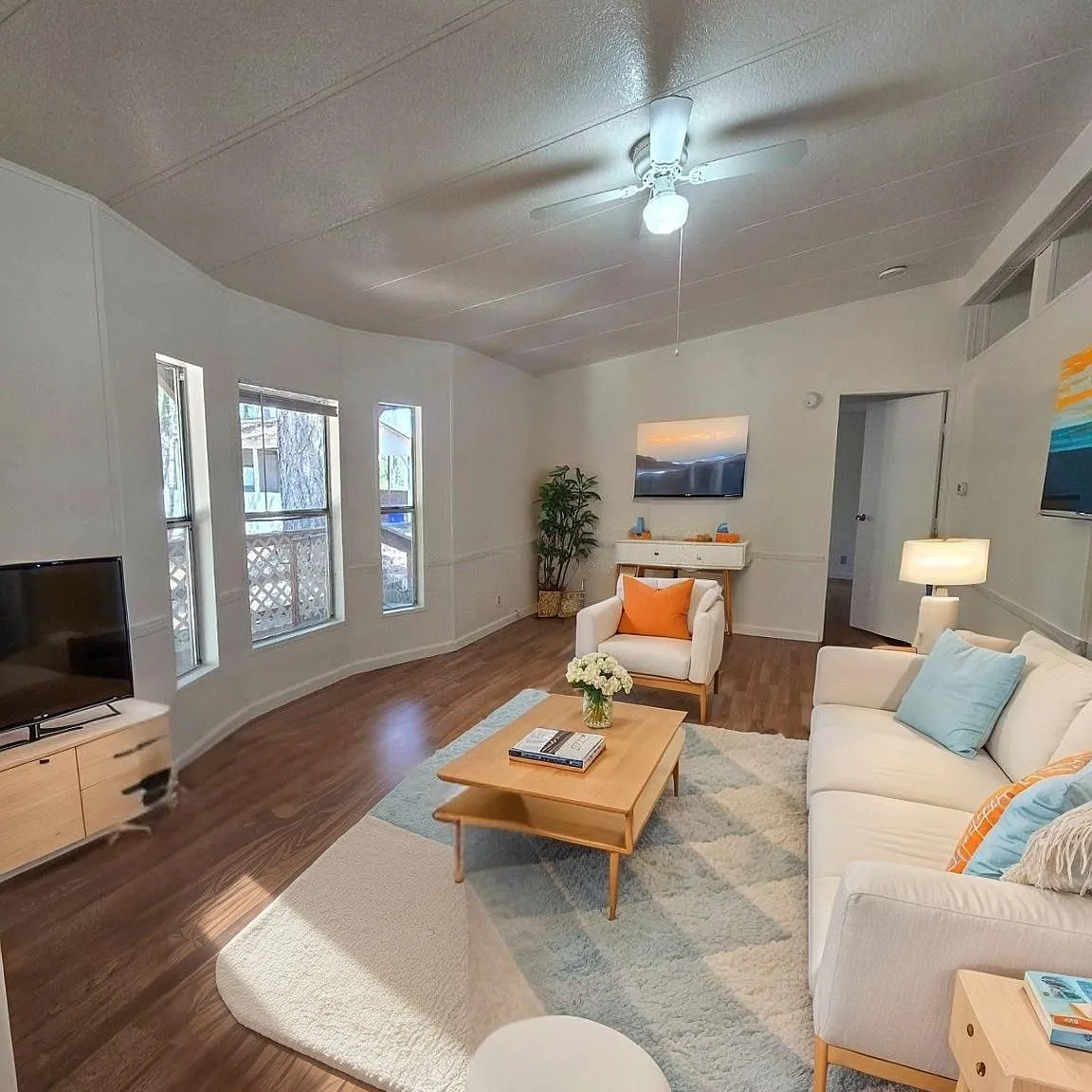 3 bed, 2.0 bath, 1296 sqft, $1,650 — Photo 1