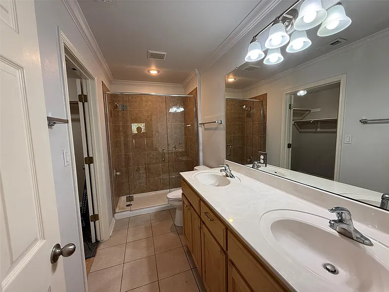 3209 Macarthur Ave #A — Photo 4