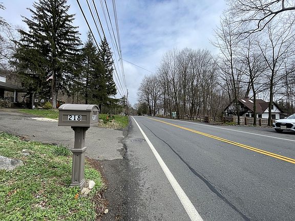 3rd image of 218 Haverstraw Rd