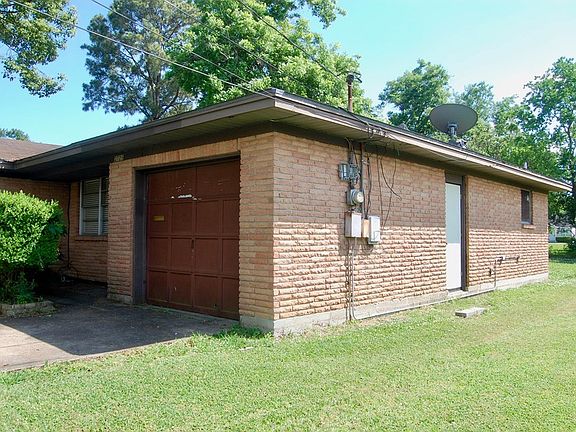 4th image of 2725 1st Ave