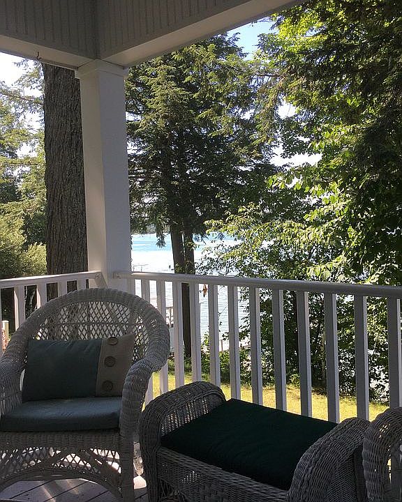 2nd image of 5232 Lake Grove Rd