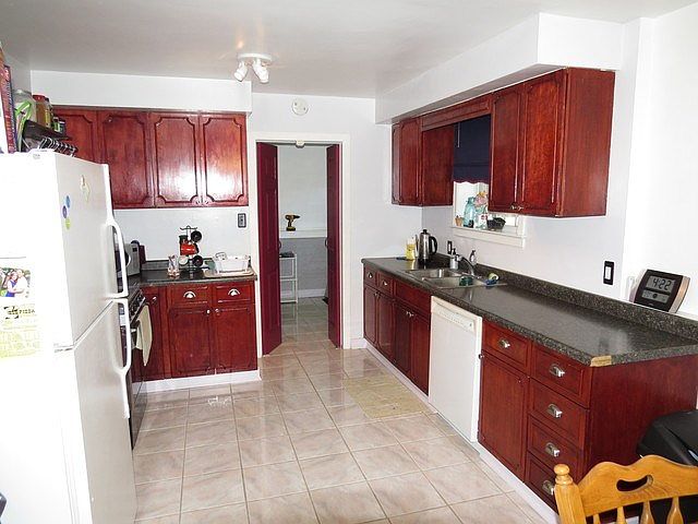 2nd image of 710 S Urbana Ave