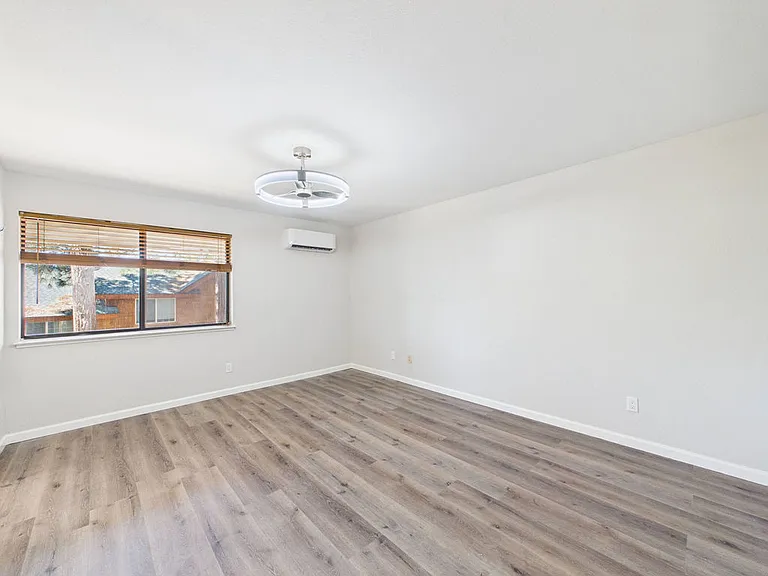317 Cottonwood Ct — Photo 8