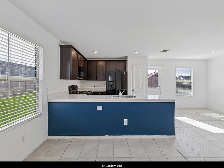 8408 Hollow Bend St — Photo 3