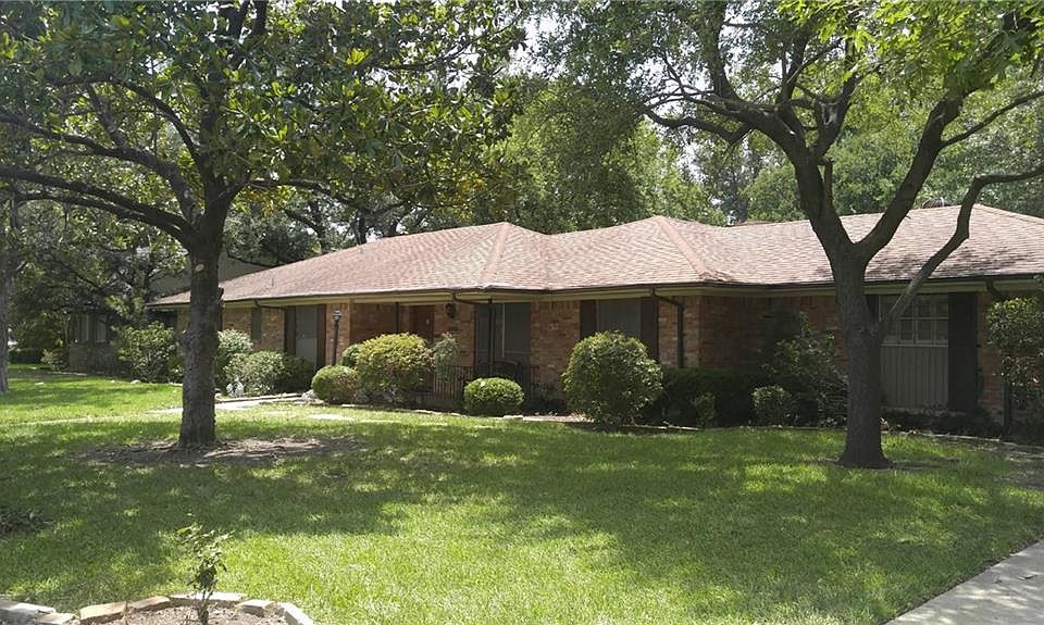 1st image of 3480 Golfing Green Dr