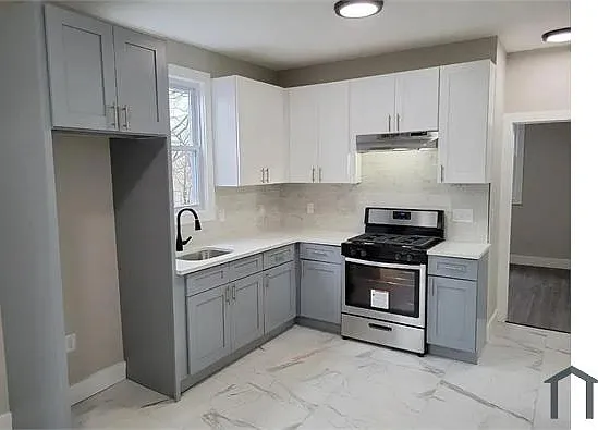 494 S 18th St #3 — Photo 1