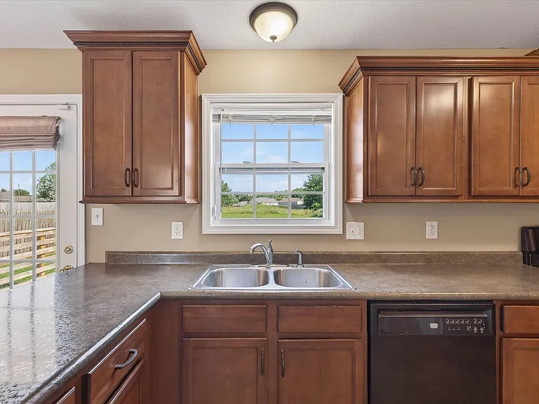 551 Fox Trot Dr — Photo 15