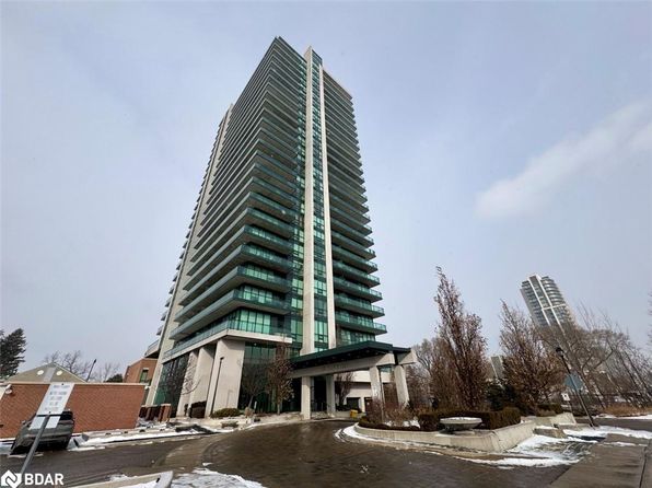100 John St #403, Brampton, ON L6W 0A8