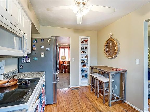 5th image of 1327 Oak Knoll Cir