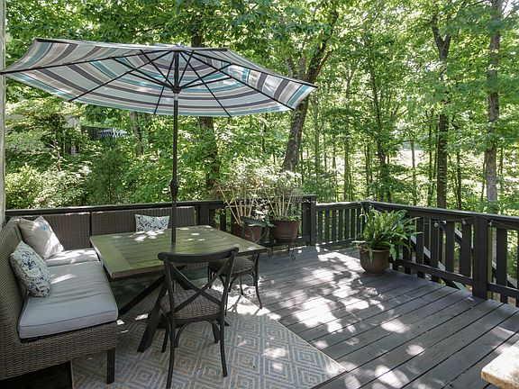 4th image of 3115 Olde Towne Ln
