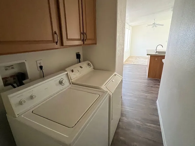 1915 N Park Ave #2 — Photo 5