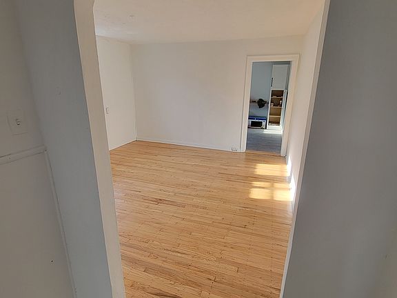 4th image of 1305 Federal St Floor 3