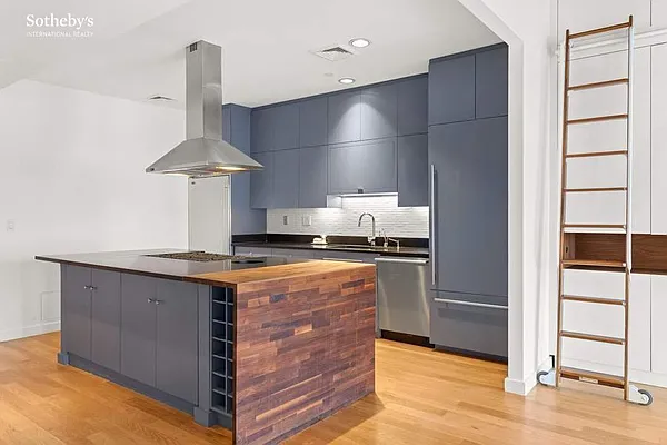 Rented by Sotheby's International Realty | media 18