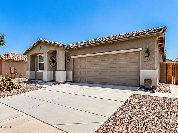 4th image of 42519 W CENTENNIAL Court