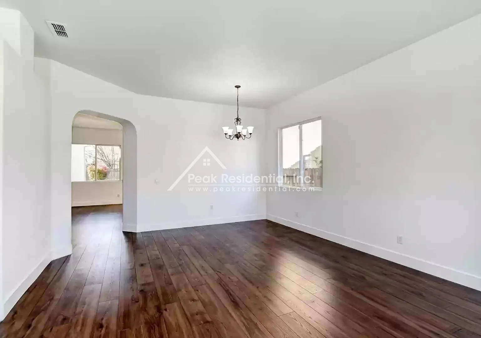Wonderful 3bd/2ba Elk Grove Home with 2 Car Garage — Photo 4