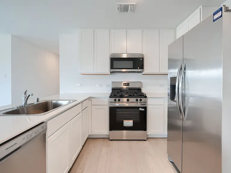 201 Cattail Ln — Photo 6