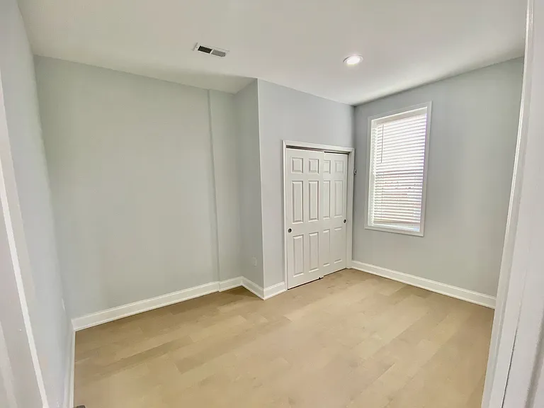 1247 Snyder Ave #3 — Photo 32