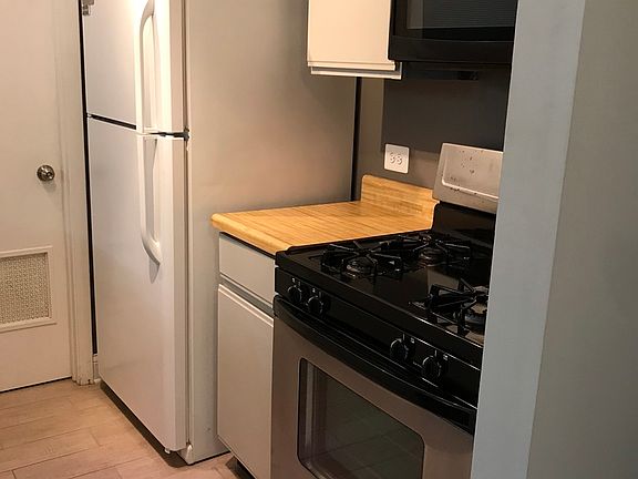 2nd image of 360 Grissom Ct #360
