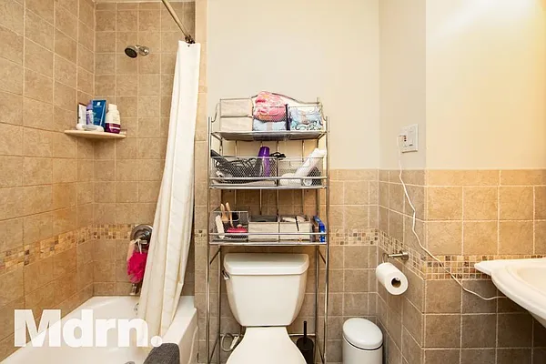 Rented by Mdrn Residential | media 4