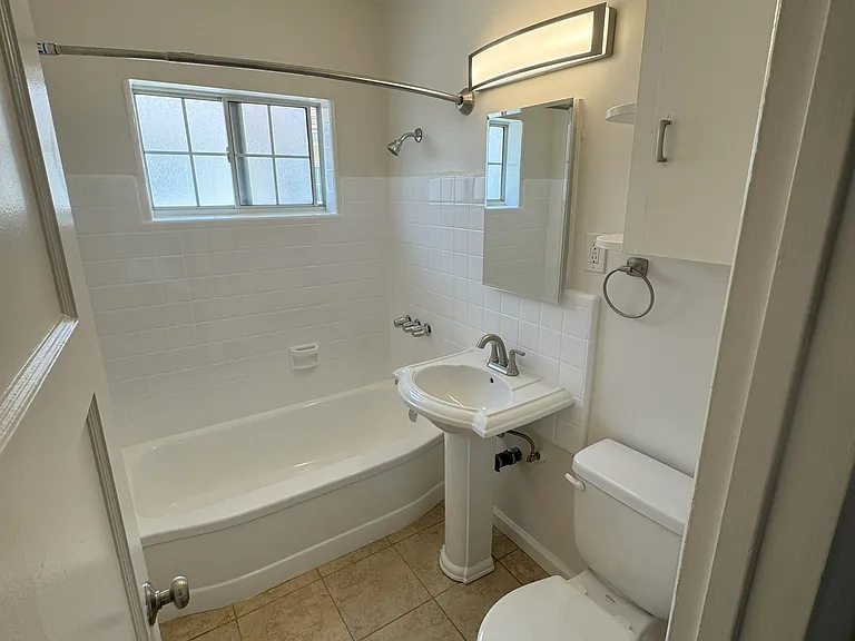 5058-68 Santa Monica Ave #5060.5 — Photo 9