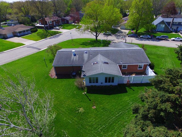 1st image of 27 Knollwood Dr
