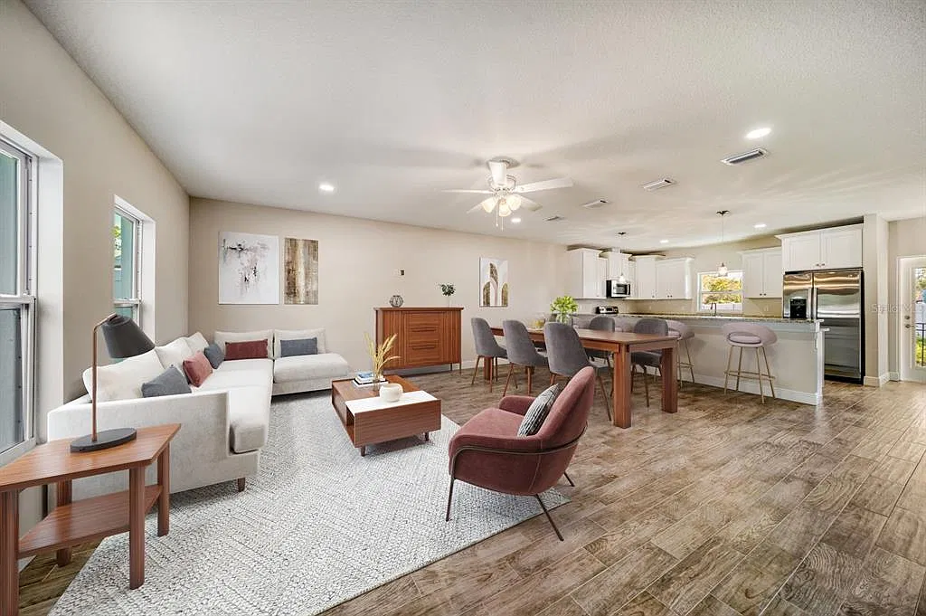 3 bed, 2.5 bath, 1800 sqft, $2,550 — Photo 2