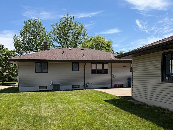 3rd image of 3413 42nd St