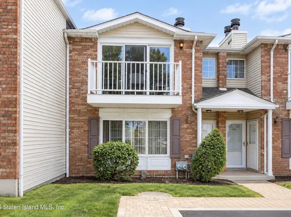 36 Saturn Ln, Staten Island, NY 10314