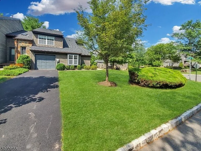 44A Watertown Ct — Photo 2