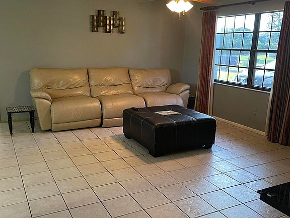 4th image of 1426 SE Balcourt Court N