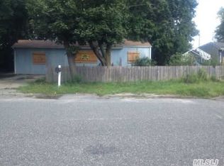 637 Doane Ave, Bellport, NY 11713
