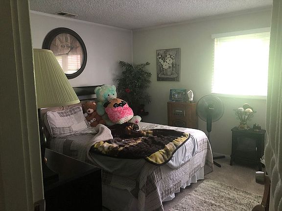 3rd image of 3373 Tulip Tree Dr