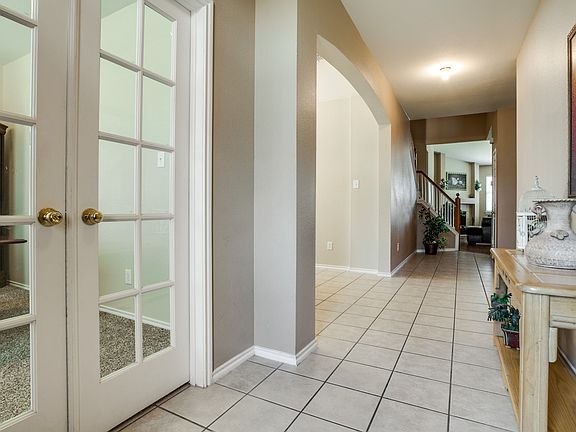 3rd image of 6001 Goldenrod Dr