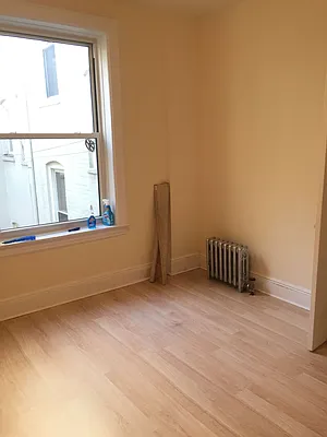 Rented by Metroline Realty | media 11