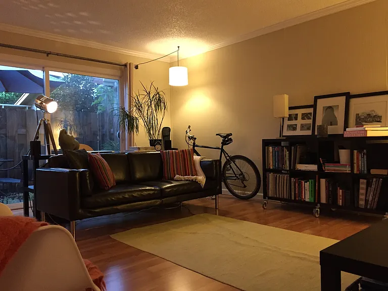847 Rose Ave #5 — Photo 3