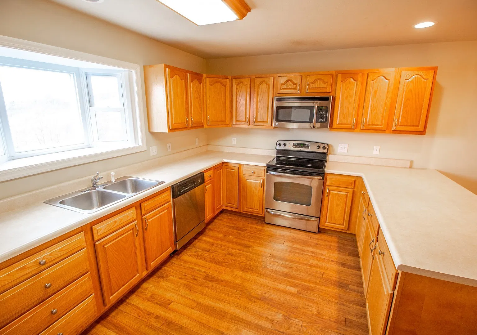 2 Bedroom Townhouse in Med Center area - Available 06/02/2027 — Photo 4