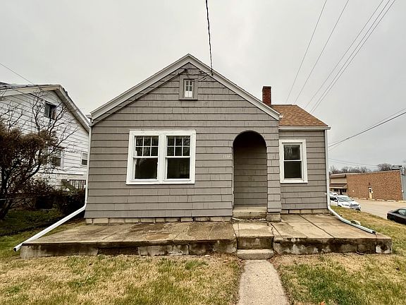 2nd image of 1319 E Lake Ave