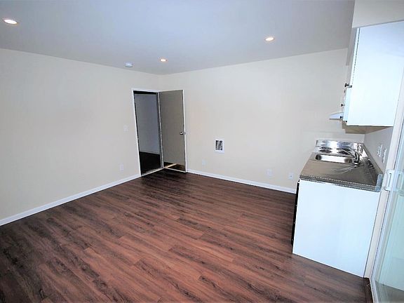 3rd image of 1300 Palos Verdes Dr