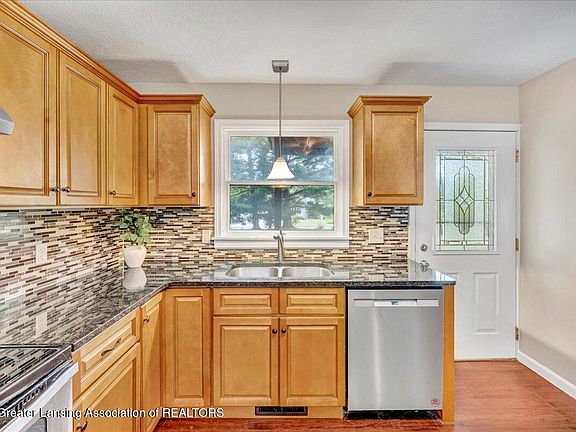 4th image of 6910 Victoria Shore Dr