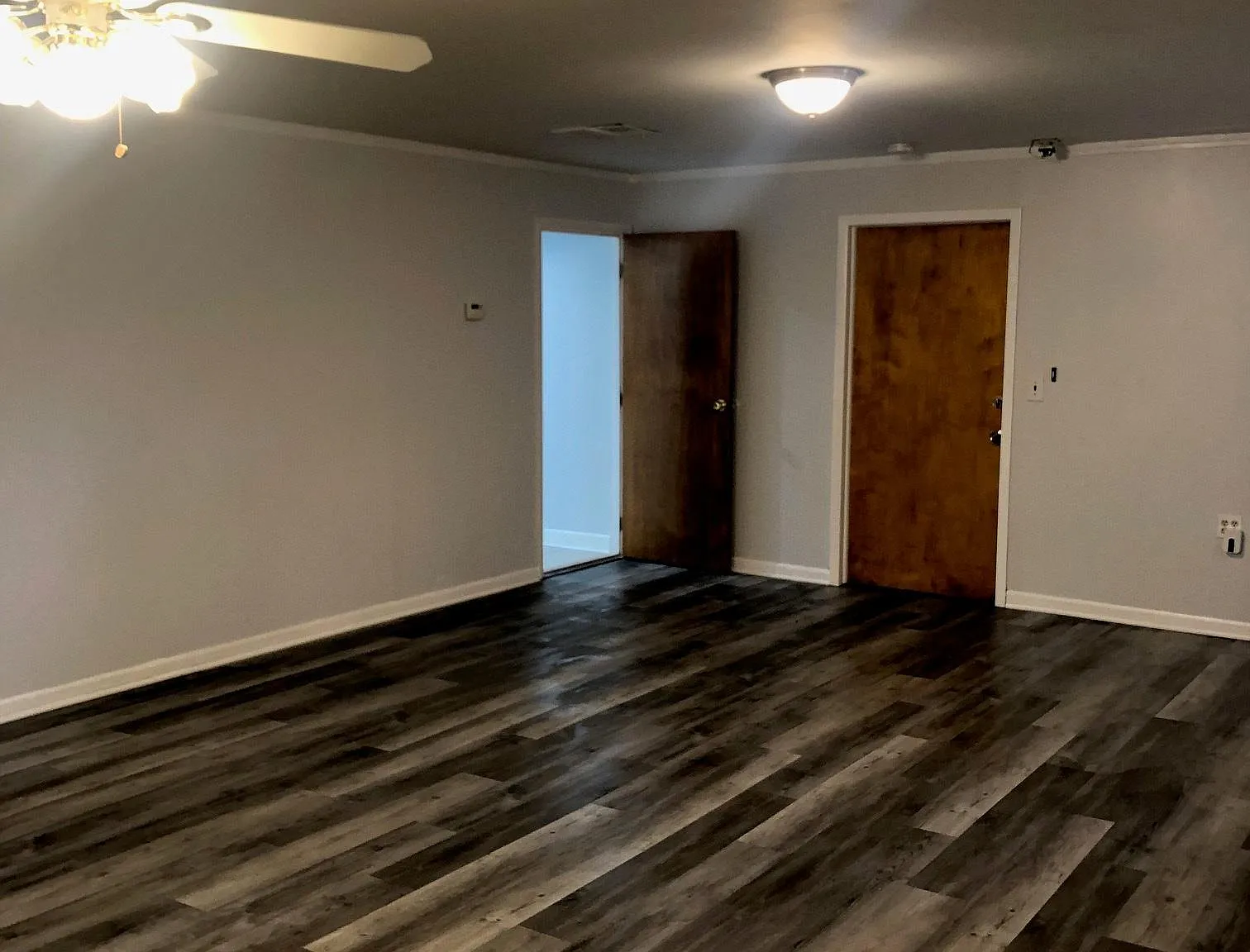 2 bed, 1000 sqft, $1,850 — Photo 1