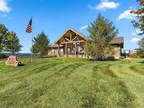 3rd image of 184 Forest Oak Dr #120X150