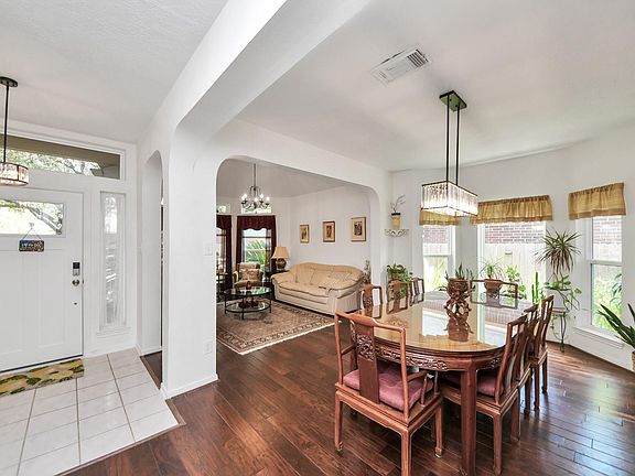 5th image of 4634 Jaymar Dr