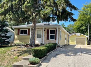 1126 Barberry Ln, Round Lake Beach, IL 60073