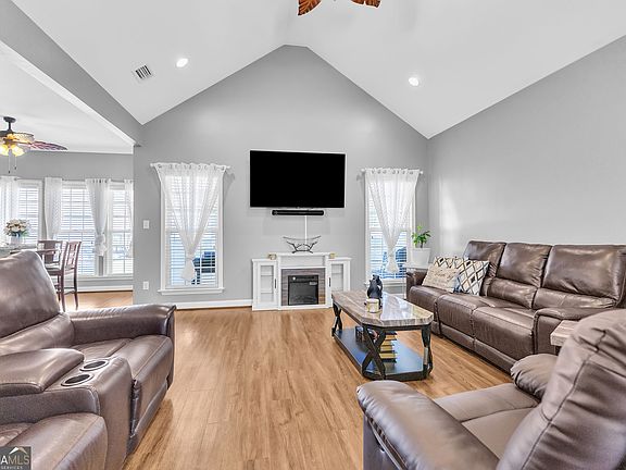 4th image of 2543 Tuscan Way