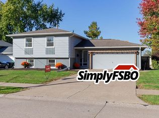 3527 36th St, Moline, IL 61265