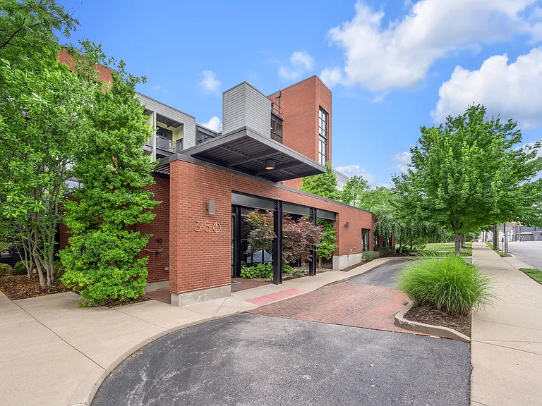 350 E Short St #209 — Photo 1