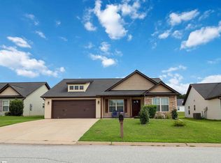 458 Peaksview Dr, Simpsonville, SC 29681