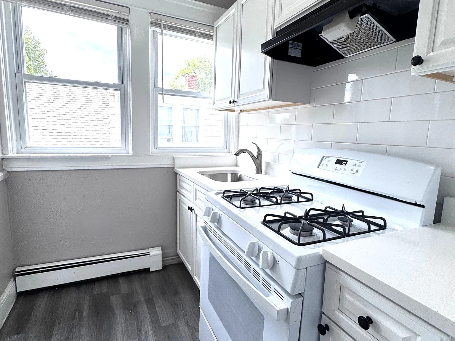 1 bed, 700 sqft, $1,850 — Photo 3